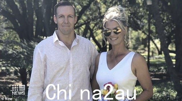 电工 David Outhwaite (左) 在与他的伴侣 Jodi Dunlop (右) 结婚几个月后死于工伤事故