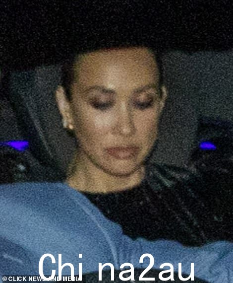 Stylish: Myleene Klass 也出席了派对,身着高领深色连衣裙显得高贵
