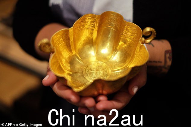 一个精美的金圣杯是一位寻宝者从 Nuestra Senora de Atocha 的残骸中发现的物品,这是西班牙舰队中最著名的船只,在航行到飓风后沉没