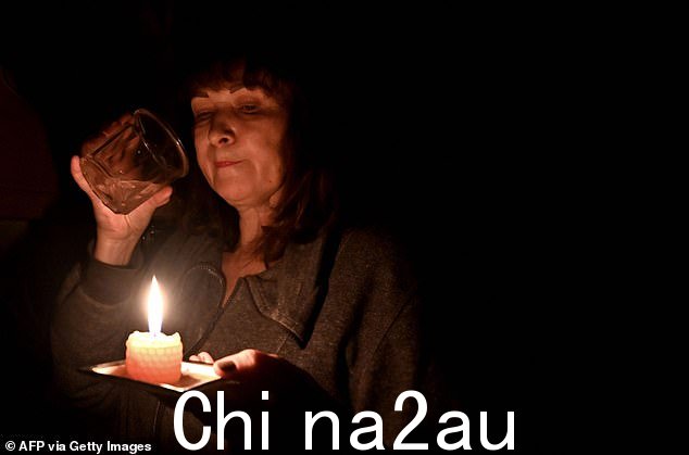 乌克兰的电网运营商今天警告说,该国缺少维持运行所需的三分之一的能源,并且“进一步、更深”的停电即将到来