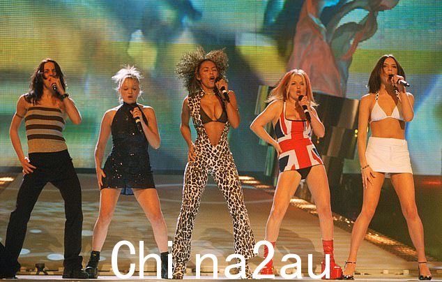 Fame game: The Spice Girls 在 90 年代红极一时,在世界范围内取得巨大成功(从左到右:Mel C、Emma Bunton、Mel B、Geri 和 Victoria Beckham 在 2019 年的全英音乐奖上合照1997)