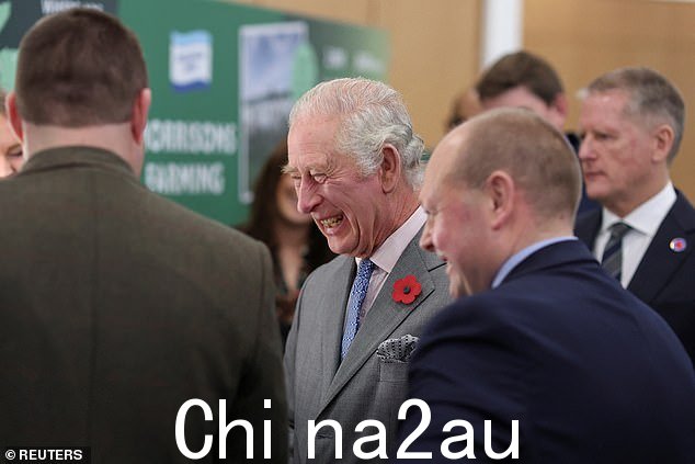 皇室成员在今天的郊游中兴高采烈地出现在他的在约克郡为期两天的访问中的第一次约会