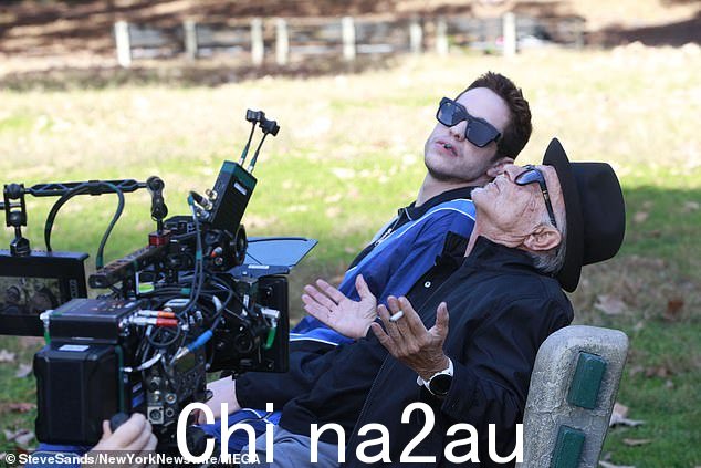 37 年前! Bupkis 标志着 Pesci 自从 1985 年他的短命 NBC 情景喜剧 Half Nelson 以来第一次在电视连续剧中扮演角色