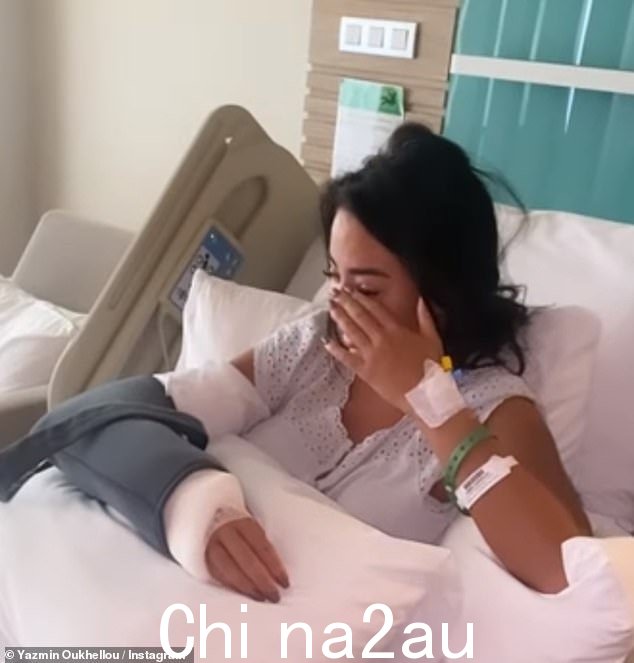 可怕:Yazmin 最近在西班牙马贝拉度假,因为她在 7 月发生的创伤性事件后继续康复(事故发生后的照片)