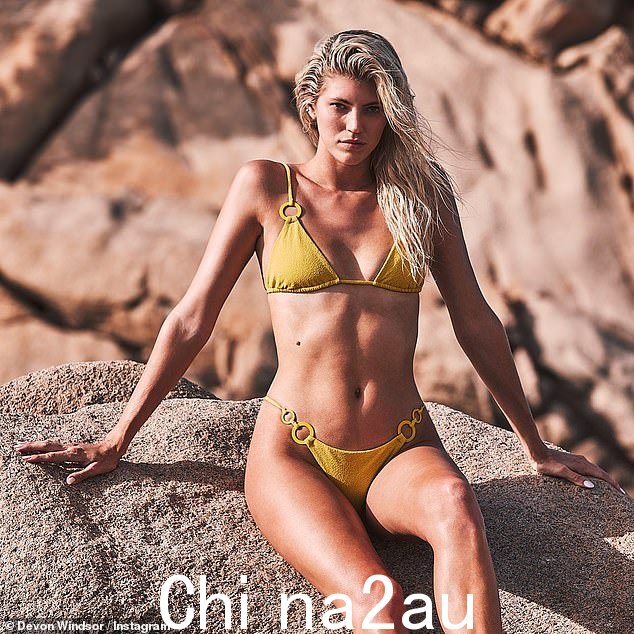 新快照!德文·温莎在一年前迎来了她的第一个孩子,一个名叫恩佐的女儿后,又回到了 24 英寸的腰围