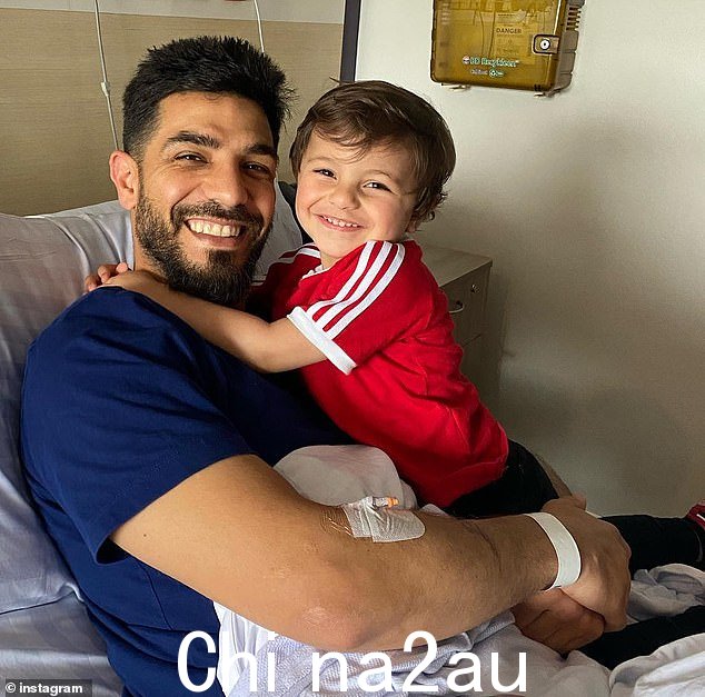 他补充说他三岁的儿子 Laith 提供了额外的动力来确保他保持健康