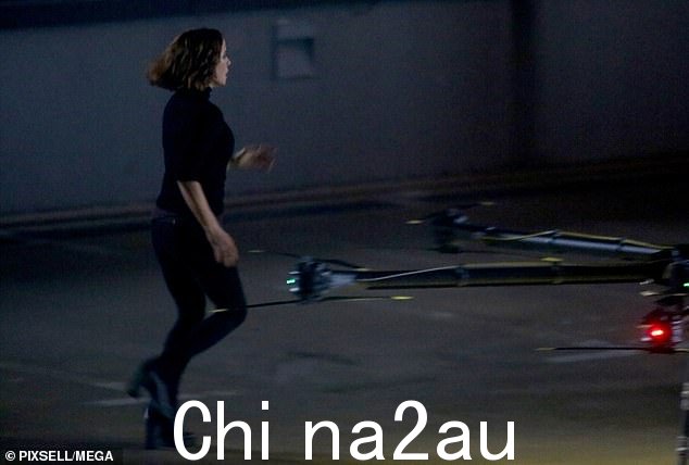 奔跑中:拍摄开始时,有人看到贝金赛尔跑过屋顶