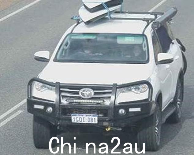 据信该男孩与家人一起乘坐这辆丰田Fortuner,车号为1GQI 081,已离开西澳
