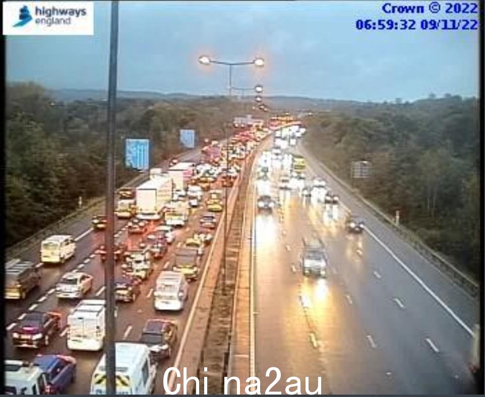 M25 公路上已经出现交通拥堵,Just Stop Oil 开始了又一天的破坏性行动