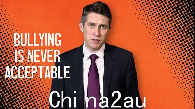 批评者抓住了 2020 年的一段视频,在该视频中,当时担任教育部长的加文·威廉姆森爵士(Sir Gavin Williamson)为当年的“反欺凌周”发起了一场运动