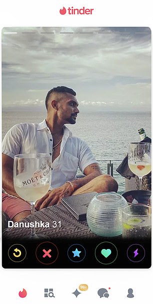 该帐户目前处于私有状态,这意味着板球运动员的个人资料仅对他已经向右滑动的人可见