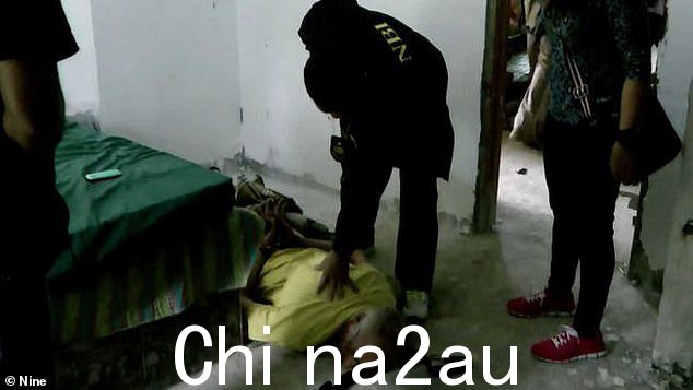 在澳大利亚联邦警察的帮助下,菲律宾当局在 2011 年逃离澳大利亚欺诈指控后,于 2015 年在马来巴莱逮捕了 Scully