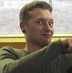 Ross McCullum,30 岁,来自莱斯特郡 Coalville 的 Windsor Close,(左图)正在莱斯特刑事法庭受审,他被指控谋杀了 23 岁的 Megan Newborough