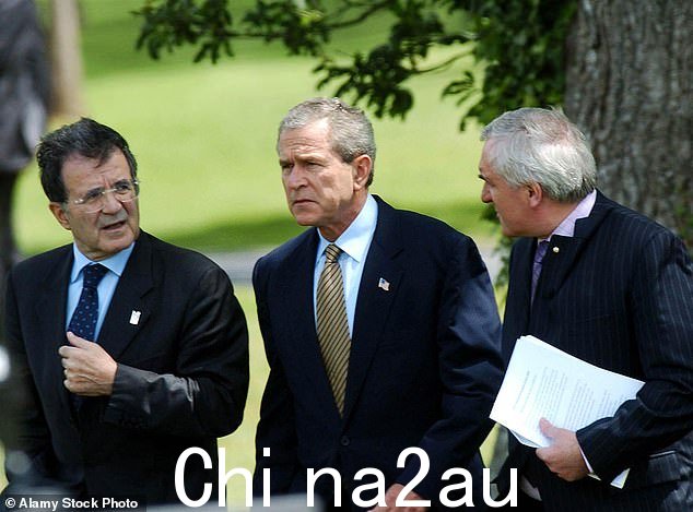 档案照片:2000 年,乔治·W·布什 (George W. Bush) 在以 537 票的优势赢得佛罗里达州后成为著名的总统职位,此前就选票违规行为进行了激烈、旷日持久的斗争,最终不得不在最高法院解决