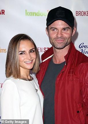 现实生活中她嫁给了演员 Daniel Gillies