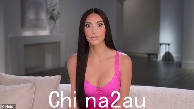 Nervous:Kim 补充说,Khloe 一直以来,“去大都会博物馆真的很紧张,但今年之后,我们决定她要去,就这样” =