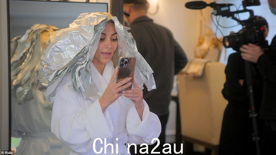 Missed: 有人看到 Kim 在车里通过电话告诉某人,“这真是太糟糕了,你错过了下车时间”