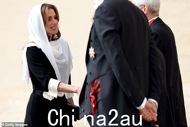 拉尼娅王后美艳妆容无法无天并增强了她自然美丽的肤色