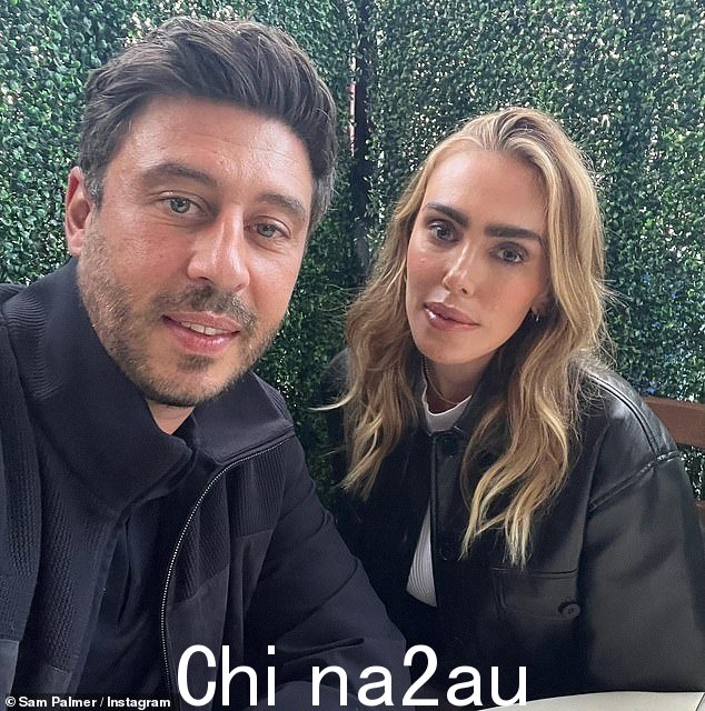 Love: Petra Ecclestone 和 Sam Palmer 结婚了!这位 32 岁的 F1 女继承人和这位商人周六在伦敦举行的一场盛大的婚礼上喜结连理,家人和他们的著名朋友都围在了一起(合照)