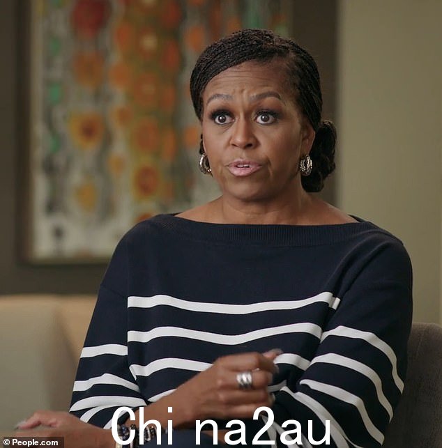 Michelle Obama 真正了解了更年期对人们的不利影响,她透露她患有严重的潮热,并且在“缓慢蠕变”体重增加后难以“适应”衣服=
