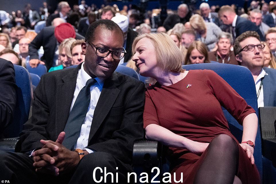 Kwasi Kwarteng 被 Liz Truss 解雇为总理,就在她被迫辞职的前几天。 Kwarteng 先生说他告诉她这“太快了”” class=