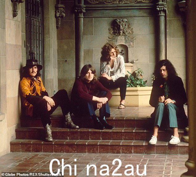 Legends: 乐队还有 Jimmy Page 和 John Paul Jones 成为其中一员1970 年代最大的乐队,他们巨大的声音被认为是重金属的祖先之一