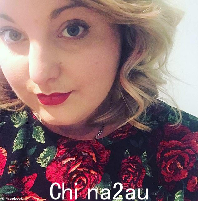 Ashton Grohn (如图) 说,她走进 Westfield North Lakes 父母设施的长椅上的四名青少年做爱后受到了创伤