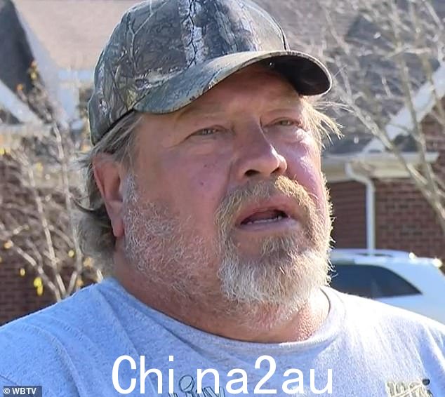 '我父亲说:“我不会离开我的妻子,”他一直陪着她直到最后,'他们的儿子安迪(如图)说