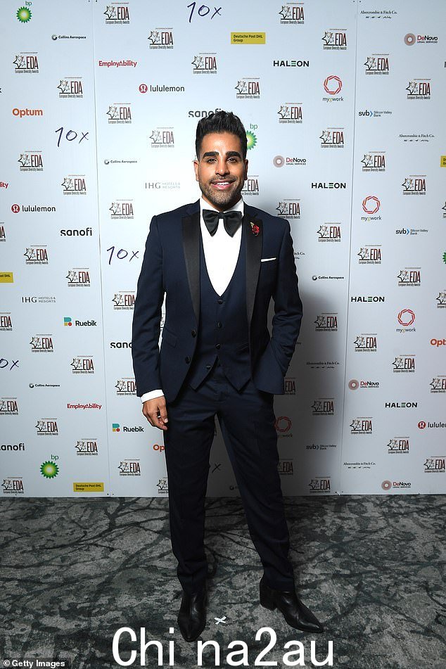 Dashing: 出席的还有 Ranj Singh 博士,他穿着黑色和海军蓝燕尾服剪裁了一个小巧玲珑的身材