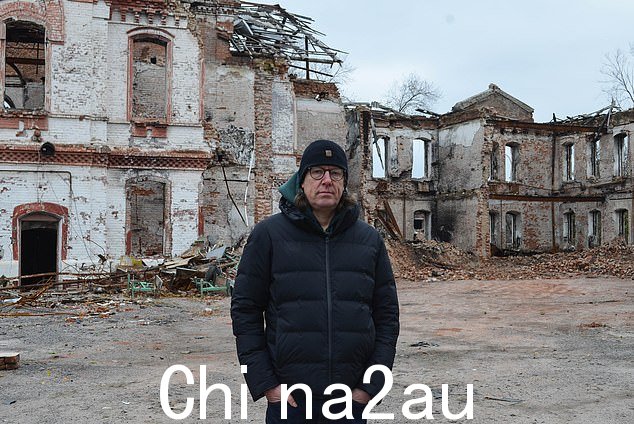 Ian Birrell(在伊久姆拍摄):'当我从这片饱受战争蹂躏的土地回到伦敦时,我反思了我所观察到的混乱和屠杀、勇气和残忍'