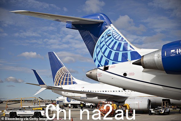 周日,美国联合航空公司发表声明称,‘从旧金山起飞的航班上的一名扰乱客户飞往芝加哥的航班在周日着陆后被执法部门删除
