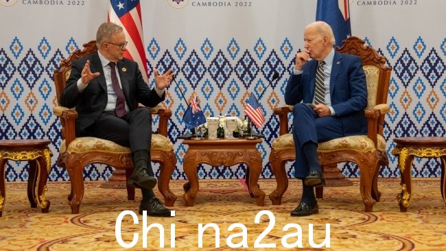 英国首相安东尼·艾博年和美国总统乔·拜登周末在柬埔寨举行的东亚峰会上会面，讨论了有关两国政府的一系列问题。图片：PMO