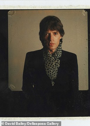 Mick Jagger 在稀有的 David Bailey 宝丽来新系列中多次出现