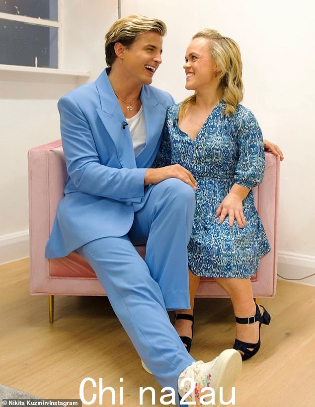 Duo: Nikita 与 Ellie Simmonds 合作,这位残奥会游泳运动员因“打破对舞者的偏见”而受到侏儒症社区的称赞