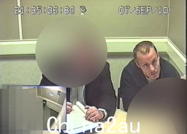 警方在 2010 年 9 月 7 日采访 David Norris 的视频——Stephen Lawrence 被谋杀 17 年后