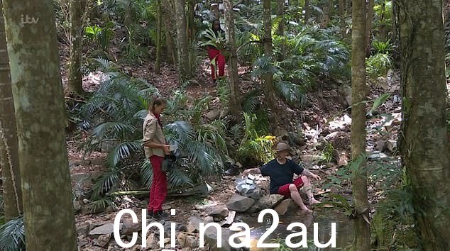 所有变化:44 岁的前卫生部长马特汉考克被选为阵营领袖