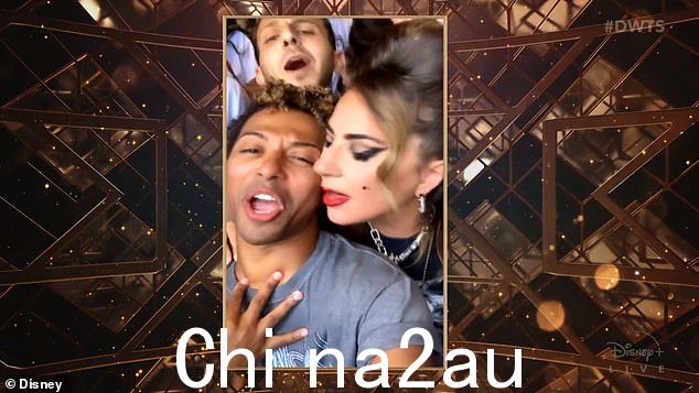 著名朋友:Shangela 对这首歌很兴奋,因为她说 Lady Gaga 一直是她生活中重要的一部分