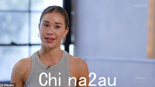 最近分手:单身女星 Gabby Windey,31 岁,和 Val Chmerkovskiy 在她最近分手后随着 Desiree 的歌曲 I Am Kissing You 跳华尔兹舞