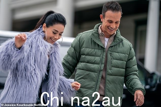 流行文化和品牌专家 Nick Ede 告诉 Femail,像 Freddie Prinze Jr 这样的明星知道,如果他们出演 Netflix 节日电影,他们会更有相关性