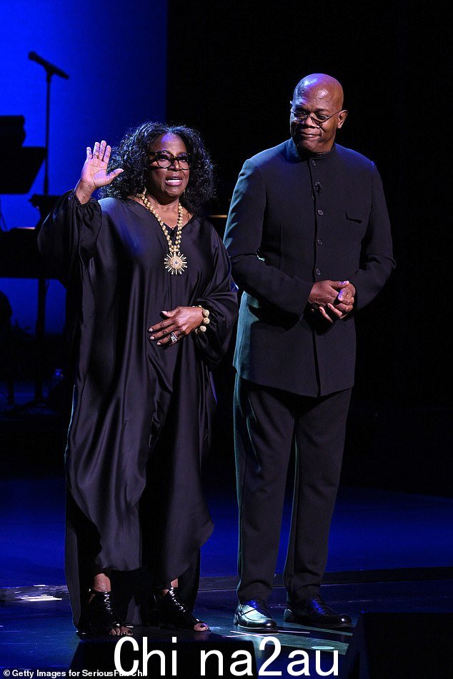 Sam 和 LaTanya:Samuel L. Jackson 和妻子 LaTanya Richardson 致辞纽约市 SeriousFun Gala 的人群