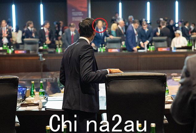 苏纳克先生隔着会议桌与拉夫罗夫对峙,这是英国首相和俄罗斯高级领导人第一次面对面自战争开始以来