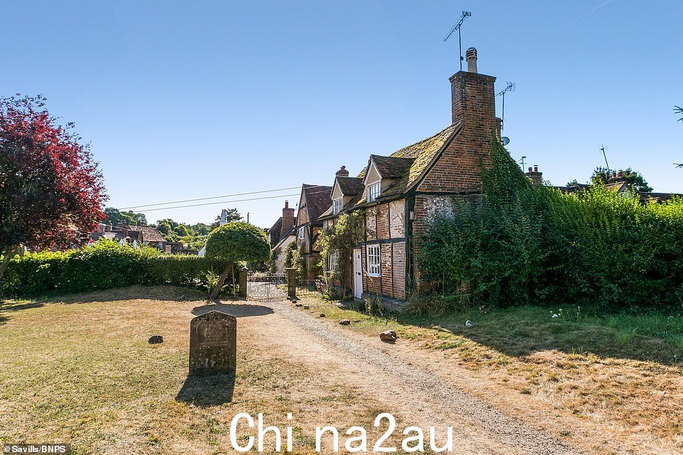 Redbrick cottage: 经典房产在同一租户居住后 60 年来首次上市