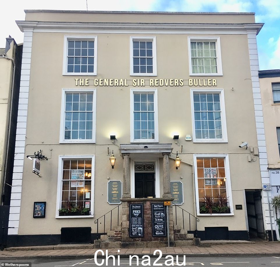Crediton 的 General Sir Redvers Buller 是本周早些时候出售的酒吧之一。老顾客说,他们对位于 High Stree 的酒馆的消息感到“震惊”t, would be sold