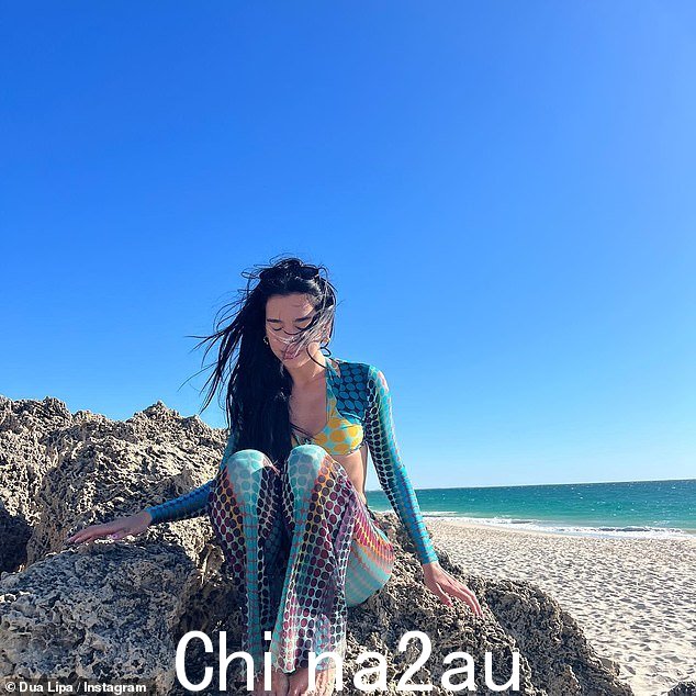热爱生活:Swanbourne Beach 是一个对裸体友好的海滩,Dua 在这里遇到了在城市长大的流行歌星 Troye Sivan