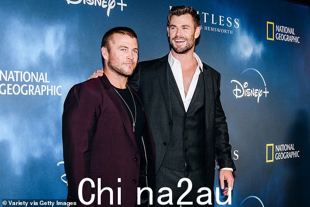 它是在克里斯备受期待的六集 Disney+ 系列 Limitless 发布之前发布的。 (周二他与兄弟 Luke Hemsworth 在纽约举行的 Limitless 首映式合影)