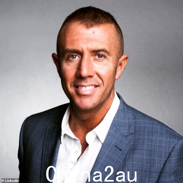 Guy 先生和他的前任幕僚长 Mitch Catlin(图片tured) 因涉嫌试图规避政治捐赠法而被转介给 IBAC。 Catlin 先生于八月辞职