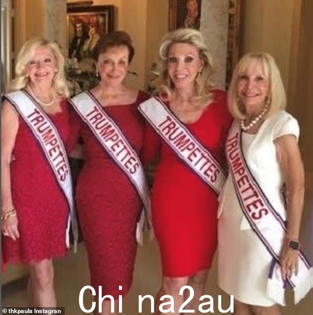'Trumpettes' 是一个全球性的富有女性团体,她们在啦啦队for Donald Trump