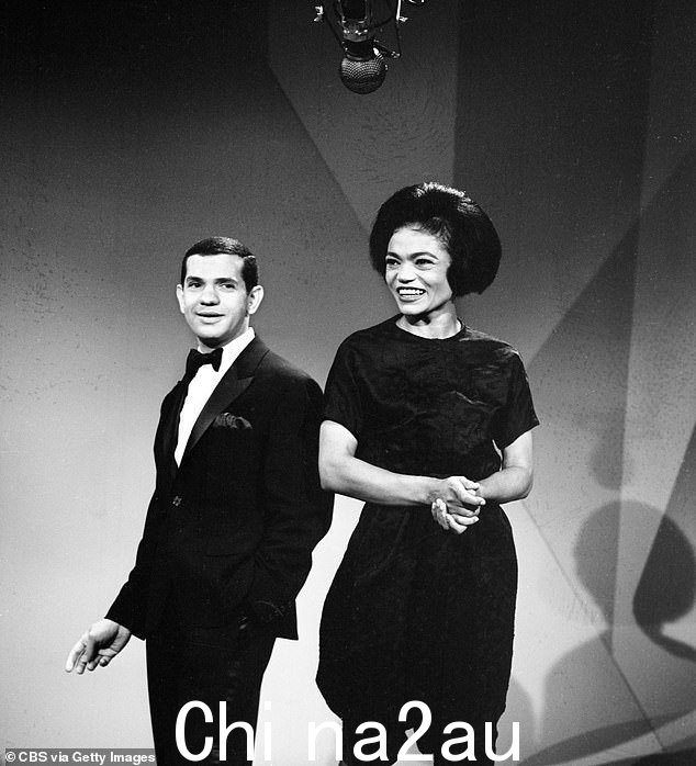 Clary 曾在 1963 年的游戏节目 Stump the Stars 中与曾经的百老汇搭档 Eartha Kitt 一起出现