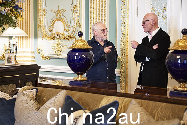 梅菲尔的一座豪宅:这位演员参观了约翰考德威尔在伦敦最令人向往的街区的价值 2.5 亿英镑的房产