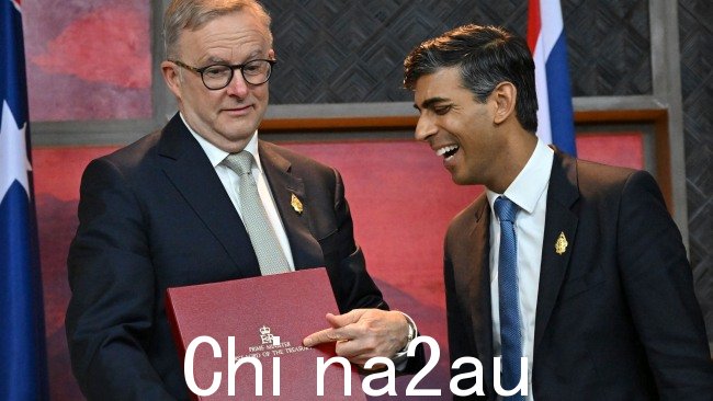 英国首相 Rishi Sunak 和澳大利亚总理 Anthony艾博年开会讨论自由贸易协定。图片:Leon Neal/Pool 照片来自 AP